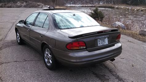 2000 Oldsmobile Intrigue 4 Dr GLS Sedan picture, exterior