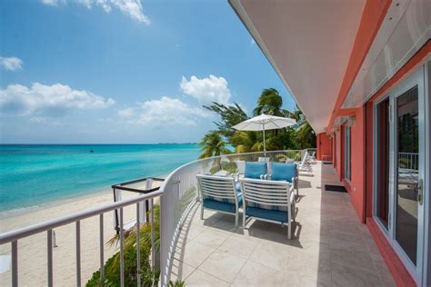 Coral Reef Villa | Seven Mile Beach | Grand Cayman