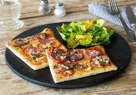 Tricolore Pizza Rezept | HelloFresh