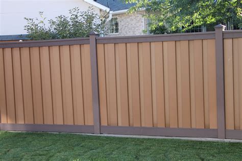 Privacy fence that is two toned. Woodland Brown Posts and Saddle colored slats. | Fence design ...