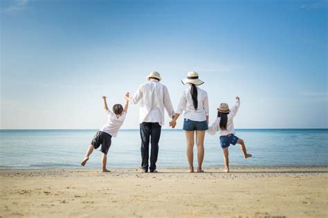 Free Stock Photo of Family holding hands at the beach | Download Free Images and Free Illustrations