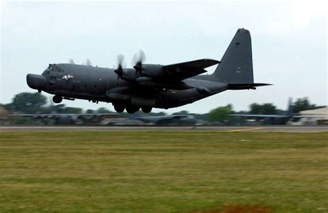 Lockheed MC-130 Combat Talon (I / II): Photos, History, Specification