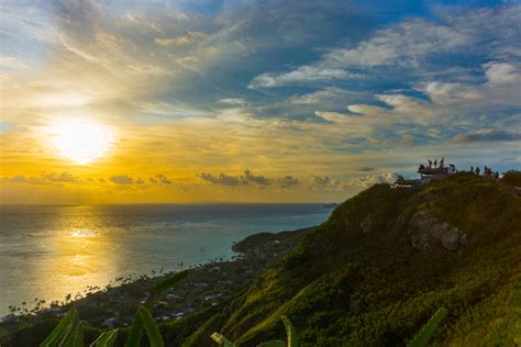 How to Watch Sunrise at the Lanikai Pillbox in Oahu, HI - That ...