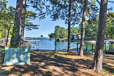 Lake Cabin w/ Dock in Hot Springs National Park! | Evolve