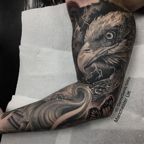 Eagle inner bicep tattoo | Tätowierungen, Tattoo ideen