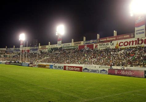 Pin de Adriel Tv en Santos | Chicas del fútbol, Cemento monterrey ...