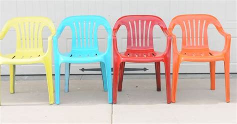 Bring New Life to Your Old Plastic Chairs, With Krylon Spray Paint ...