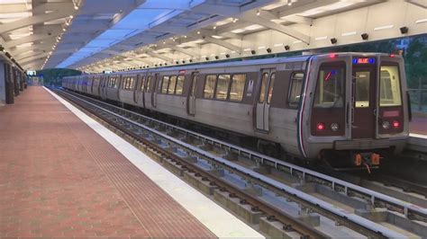 New Metro train cars spotlighted in 'Fleet of the Future' exhibit ...