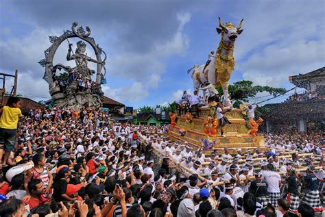 Cremation Ceremony in Bali - Ngaben | Authentic-Indonesia Blog