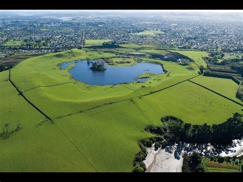 Volcanoes of Auckland | A Gallery from Saturday Morning | Radio New Zealand National