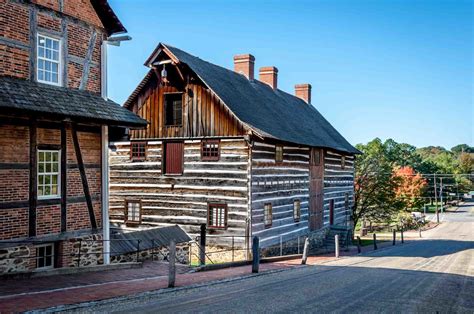 Old Salem North Carolina: Visit the Historic Museum and Gardens