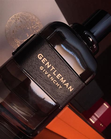 Gentleman Eau de Parfum Boisée Givenchy קולון - הינו ניחוח חדש 2020 לגברים