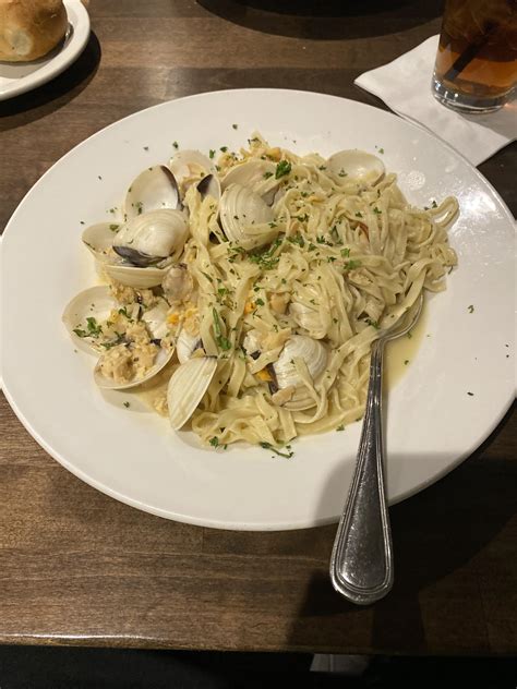 Pasta with clams 🇮🇹 : r/FoodPorn