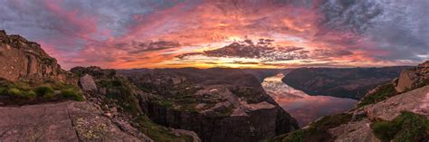 Sunrise over Preikestolen (Pulpit Rock) in Norway : r/pics