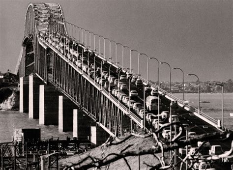 Auckland harbour bridge opens | NZHistory, New Zealand history online