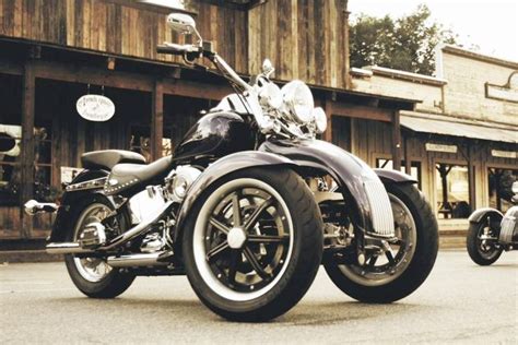 The three-wheel motorcycle conversion that lets you lean