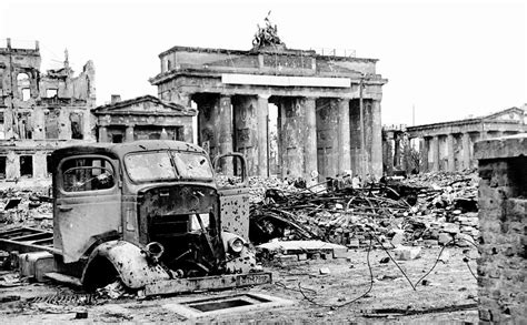 Destruction in Berlin: the Brandenburg Gate (1945) - CVCE Website