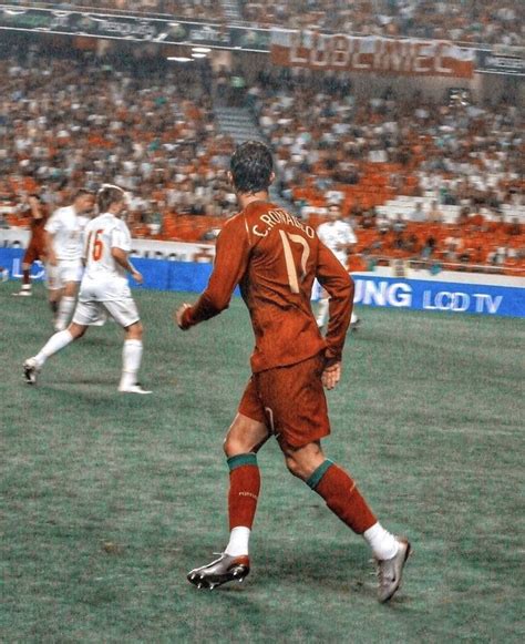 Cristiano Ronaldo N°17 🇵🇹 | Ronaldo, Joueur de football, Football