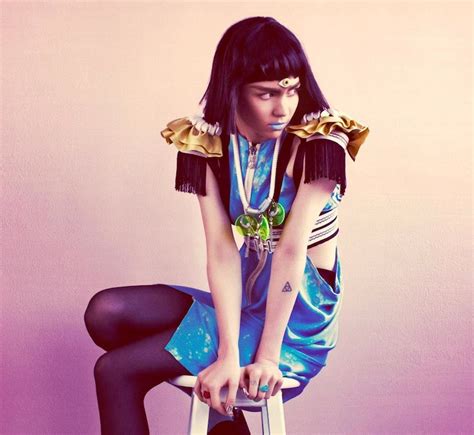 Single // Grimes – Genesis | Spectra Magazine