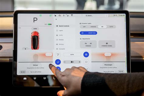 5 Ways the Tesla Model 3's Big Screen Makes a Big Impression | News | Cars.com