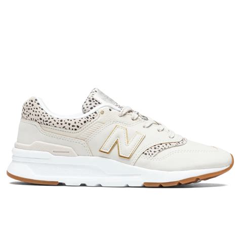 New Balance Women's 997H - Silver Birch/Gum | Girls track shoes, Cute ...