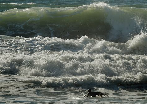 Pounding surf creates dangerous conditions in California | 89.3 KPCC