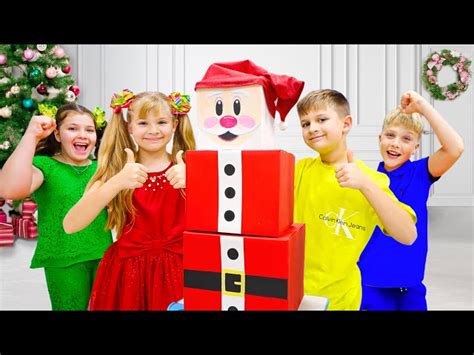 Diana and Roma Decorate the Christmas Tree with Friends - Videos For Kids