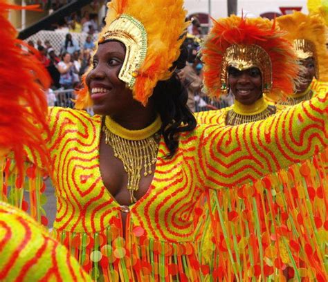 US VIRGIN ISLANDS: CARIBBEAN PEOPLE OF BEAUTIFUL CRYSTAL-BLUE WATERS