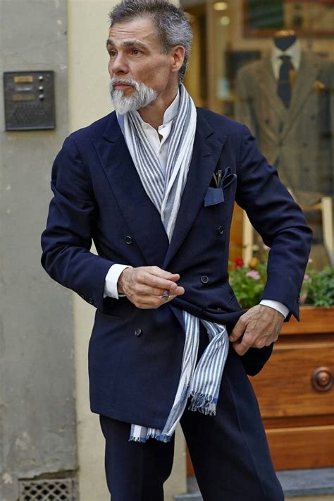 Foulard masculin - looks et conseils pour donner du style à vos tenues!