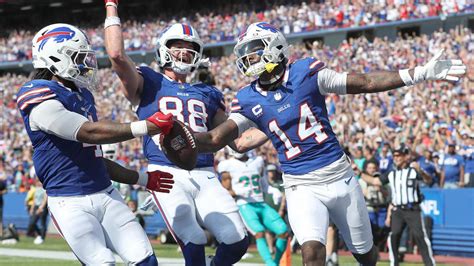 Bills vs. Dolphins score, takeaways: Stefon Diggs scores three ...