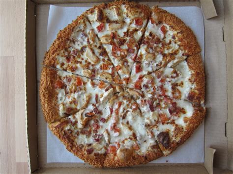 Review: Pizza Hut - Chicken, Bacon, Tomato Garlic Parmesan Pizza