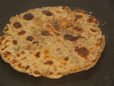 Aloo Paratha ( made of Singhada flour) – Food On Call