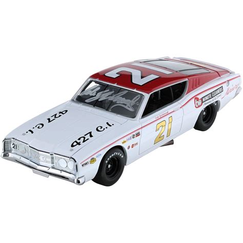 Lionel Racing Cale Yarborough 60 Minute Cleaners 1968 Mercury Cyclone Diecast Car, 1:24th Scale ...