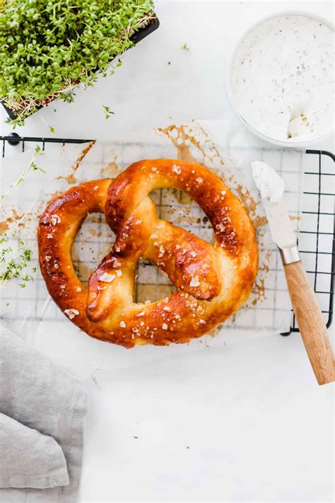 Vegan Soft Pretzels (Copycat Auntie Anne's!) | Aline Made