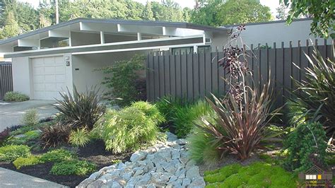 contemporary landscaping ideas for front yard | Modern landscape design, Modern landscaping, Mid ...