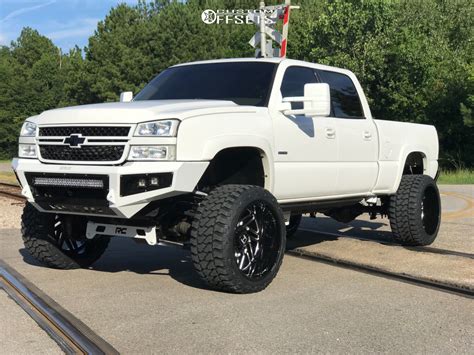 2007 Chevrolet Silverado 2500 Hd Classic Hostile Jigsaw Rough Country | Custom Offsets