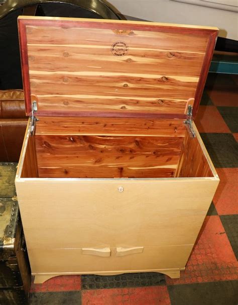 ANTIQUE CEDAR CHEST