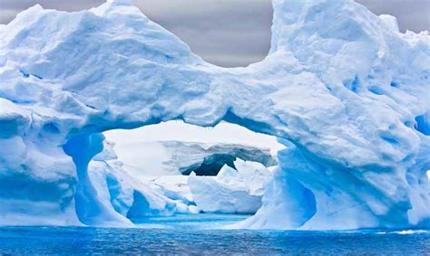 Polar Landscapes & White Deserts on an Antarctic Expedition