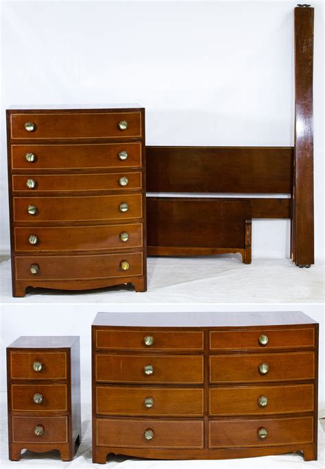 Mahogany Bedroom Set by West Michigan Furniture Co. - Sep 18, 2016 | Leonard Auction, Inc. in IL