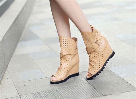 Ladies Shoes ~ Fashion Point