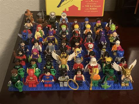 My (nearly complete) DC minifigure collection : lego