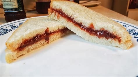 What Should I Write About a Jam Sandwich? | Sandwich Tribunal