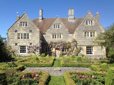 17th century Jacobean manor house in the Cotswolds. | English manor ...