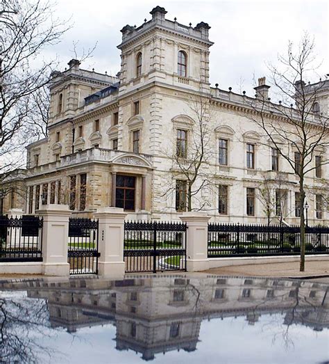 A mansion in Delhi to grand properties in London, all the multi-crore homes Lakshmi Mittal owns ...