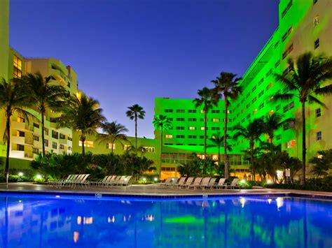 Holiday Inn Miami Beach-Oceanfront - Free Internet & More