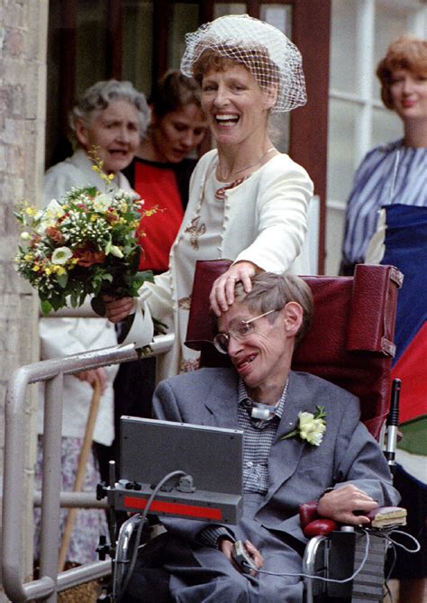 Looking Back at Stephen Hawking's Wedding Photos - News18