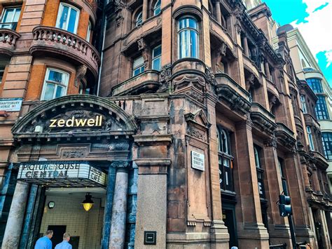 What hotels do celebs stay in London? — Zedwell