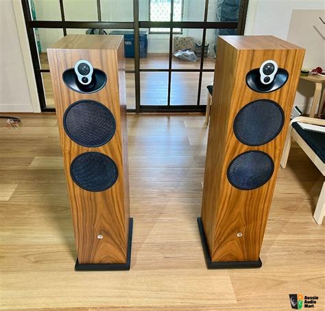 Linn Majik 140 Floor-standing Speakers (Pair) As New! colour Walnut For ...