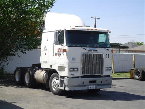 WhiteGMC volvo cabover | in Laredo Texas at the Whataburger | Flickr