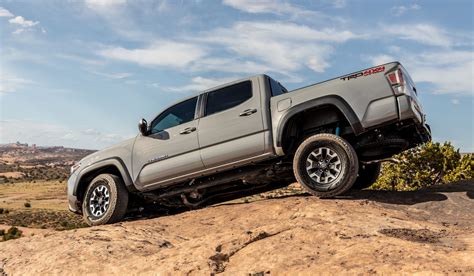 Tacoma TRD Off-Road vs. New Frontier Pro-4X: Which Off-Road Truck Is Better? - autoevolution